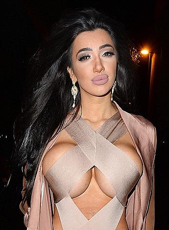 Busty Chloe Khan sexy paparazzi shots