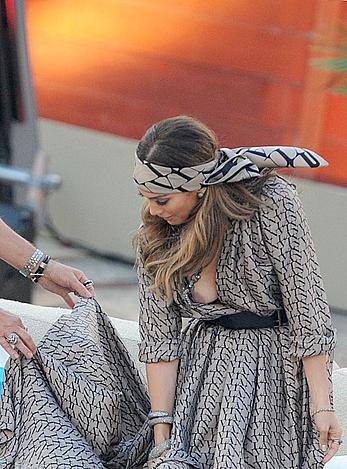 Jennifer Lopez titslip at Wetten Dass in Palma de Mallorca