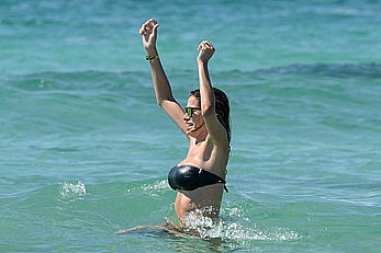 Aida Yespica enjoying day on the beach in Formentera