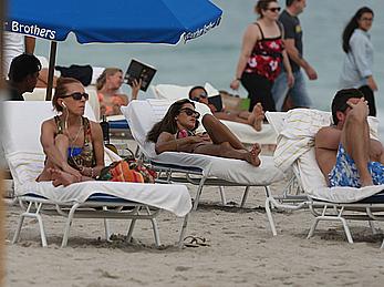 Alessandra Ambrosio enjoying the day at Miami Beach