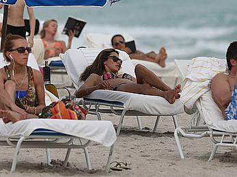 Alessandra Ambrosio enjoying the day at Miami Beach