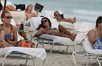 Alessandra Ambrosio enjoying the day at Miami Beach