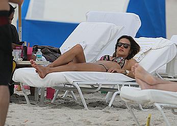 Alessandra Ambrosio enjoying the day at Miami Beach