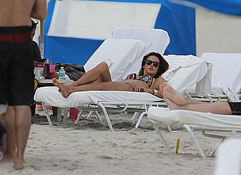 Alessandra Ambrosio enjoying the day at Miami Beach