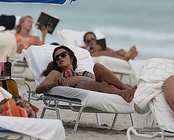 Alessandra Ambrosio enjoying the day at Miami Beach