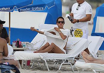 Alessandra Ambrosio enjoying the day at Miami Beach