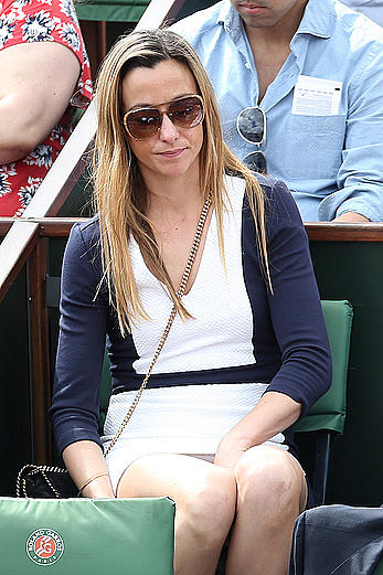 Anna Eberstein without pants at Roland Garros, shows her nude pussy