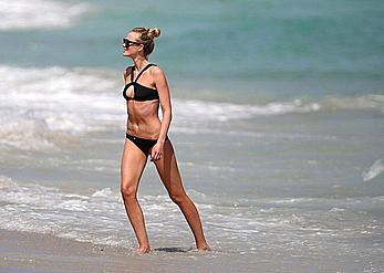 Anne Vyalitsyna wearing black bikini in Miami