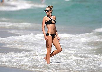 Anne Vyalitsyna wearing black bikini in Miami