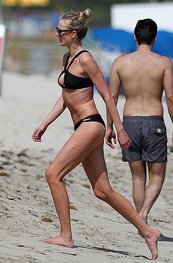 Anne Vyalitsyna wearing black bikini in Miami