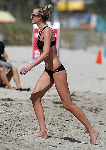 Anne Vyalitsyna wearing black bikini in Miami