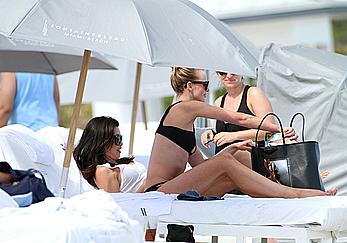 Anne Vyalitsyna wearing black bikini in Miami