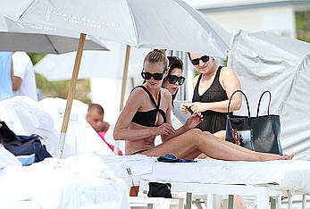 Anne Vyalitsyna wearing black bikini in Miami