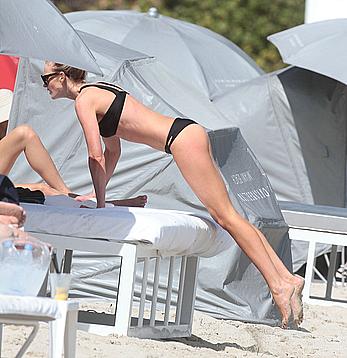 Anne Vyalitsyna wearing black bikini in Miami