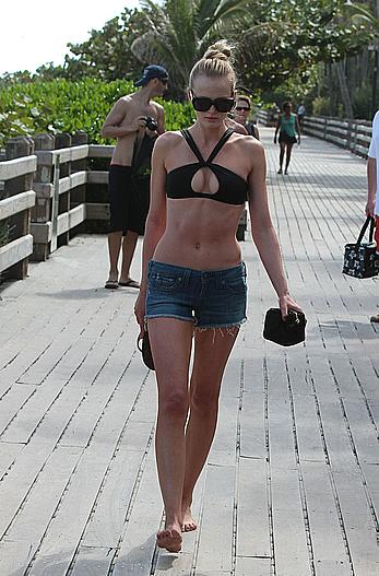 Anne Vyalitsyna wearing black bikini in Miami