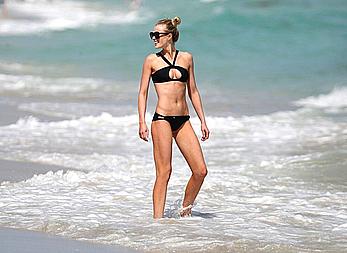 Anne Vyalitsyna wearing black bikini in Miami