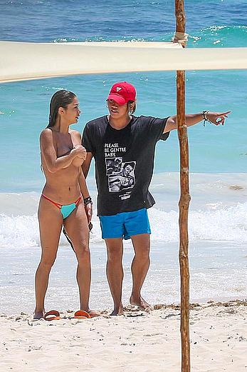 Arianny Celeste topless on a beach in Mexico - March 23, 2017  (1)