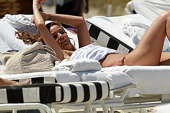 Beatrice Trezeguet caught topless in Miami