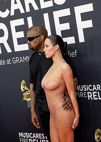 Bianca Censori nude at 67th Annual GRAMMY Awards in Los Angeles