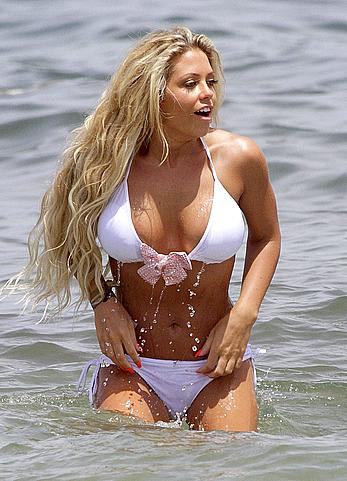 Bianca Gascoigne seen out enjoying the beach in Spain