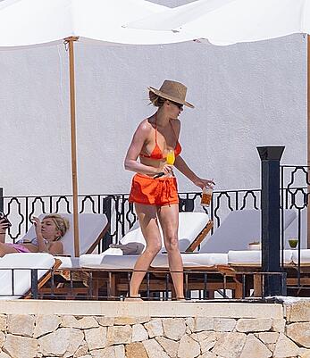 Brooks Nader sunabthing topless while celebrates Valentine's Day in Los Cabos