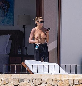 Brooks Nader sunabthing topless while celebrates Valentine's Day in Los Cabos