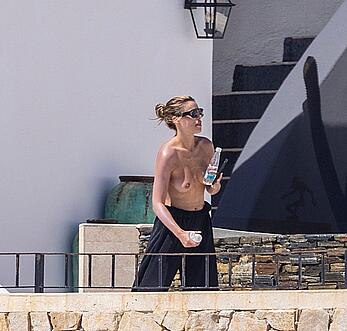 Brooks Nader sunabthing topless while celebrates Valentine's Day in Los Cabos