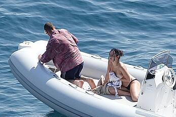 Charli XCX topless on a boat in vacation on the Amalfi Coast