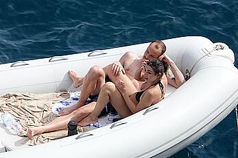 Charli XCX topless on a boat in vacation on the Amalfi Coast