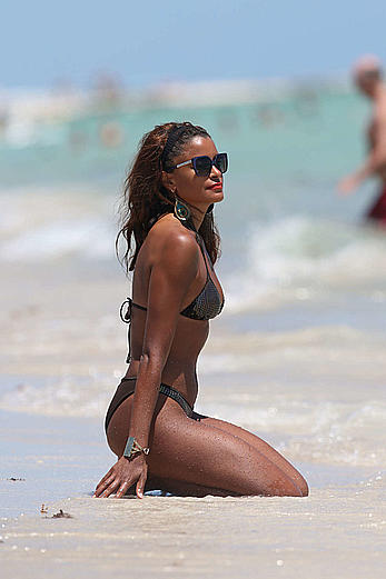 Claudia Jordan sexy in bikini candids in Miami