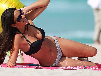 Claudia Romani sexy in bikini in Miami Beach