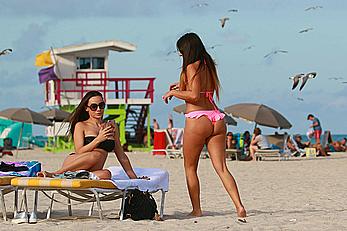 Claudia Romani and Elisa Scheffler in bikini at Miami beach