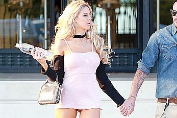 Daisy Lea no panties in a super short dress shows her shaved pussy in Beverly Hills