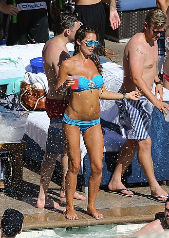 Danielle Lloyd seen pool side with friends in Las Vegas