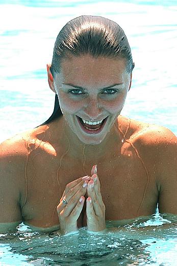 Diana Kleimenova topless poolside paparazzi images