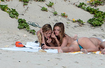 Edita Vilkeviciute and Sigute Krilaviciute fully nude on the nudist beach