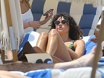 Eliza Doolittle in bikini candids on a beach