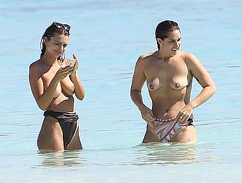 Busty Emily Ratajkowski topless on a beach in Cancun