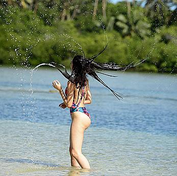 Farrah Abraham boob slip in a swimsuit in Fiji