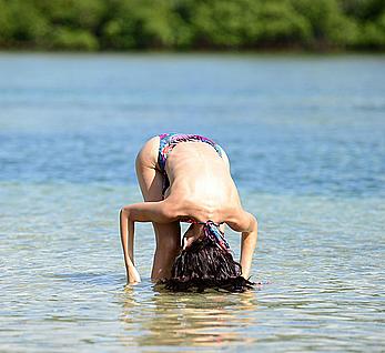 Farrah Abraham boob slip in a swimsuit in Fiji