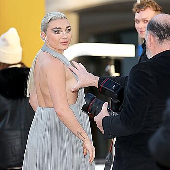 Florence Pugh sideboob at Dune Part 2 premiere in New York