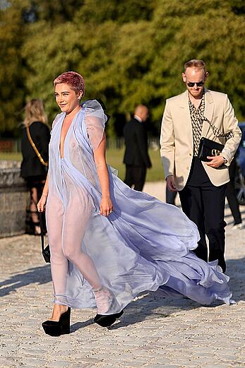 Florence Pugh braless in see through dress at Valentino Haute Couture Fall-Winter 2023-2024 show in Paris  (9)