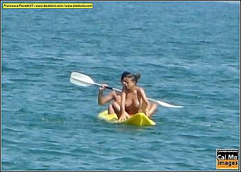 Francesca Fioretti paddleboarding fully nude