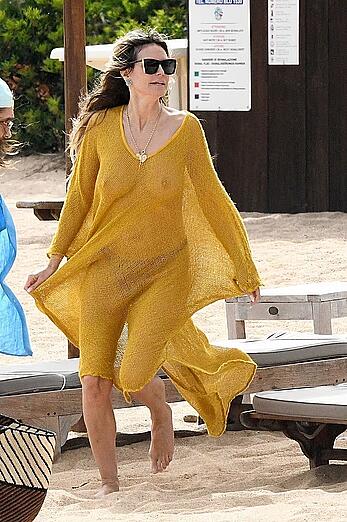 Heidi Klum see through to tits in Sardinia