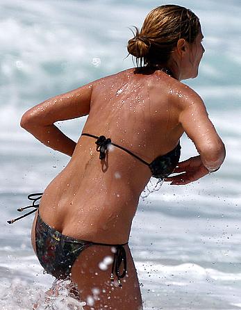 Heidi Klum boobslip and ass crack in Hawaii