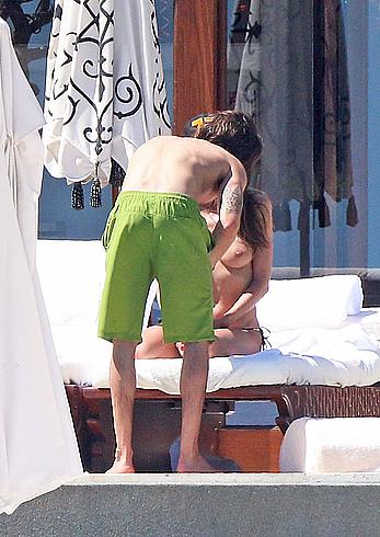 Heidi Klum topless in Cabo San Lucas with her new boyfriend