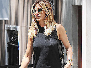 Jennifer Aniston pokies out in NYC