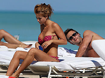 Busty Jesica Cirio areola slip on the beach in Miami