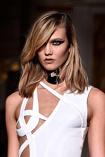 Karlie Kloss nipple slip at the Versace Fashion Show