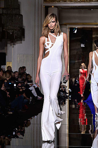 Karlie Kloss nipple slip at the Versace Fashion Show